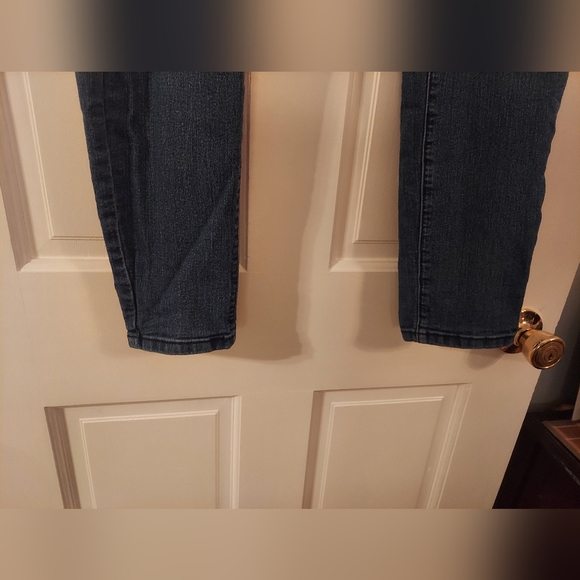 d. Jeans Size 6 - Picture 4 of 9